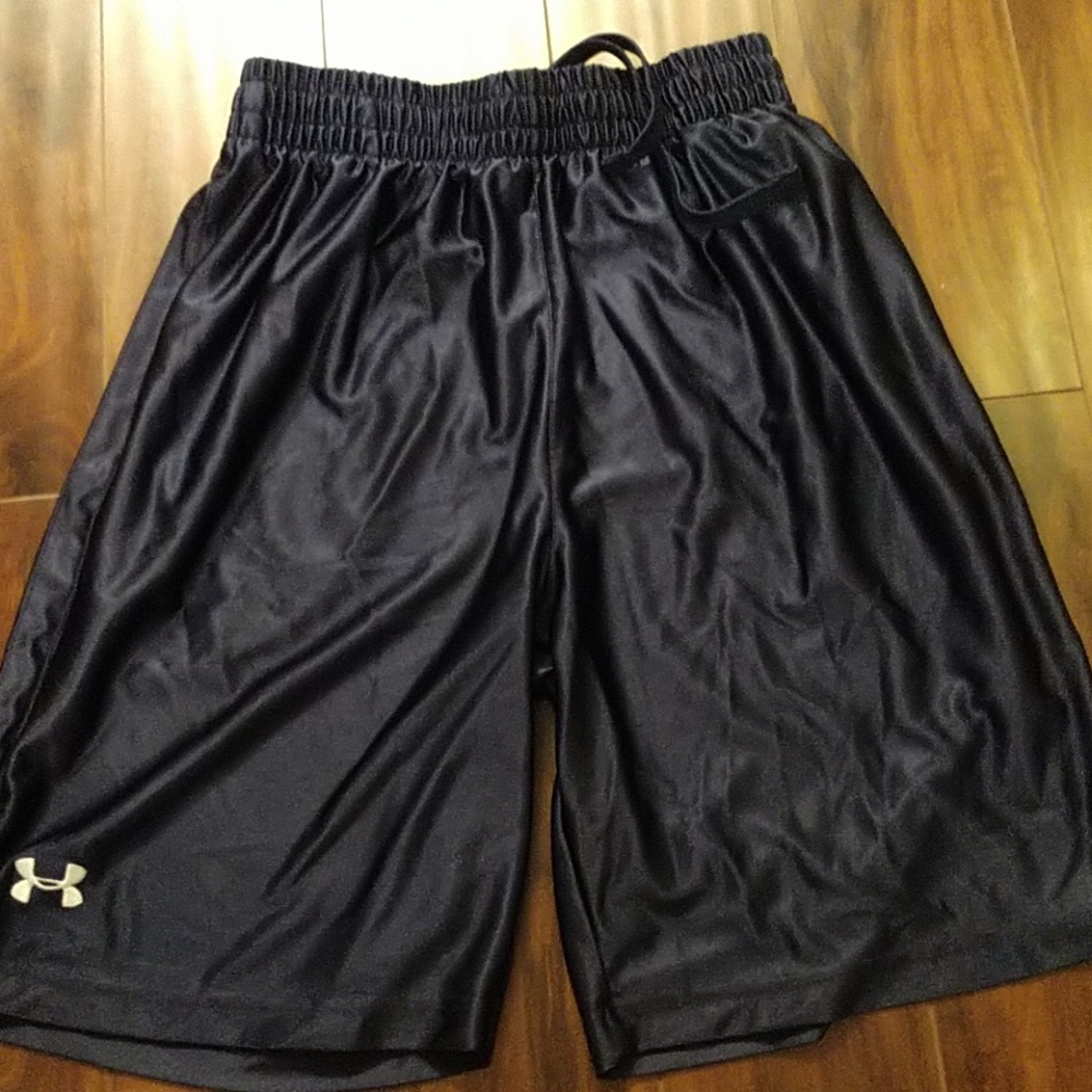 NWOT mens under armour shorts